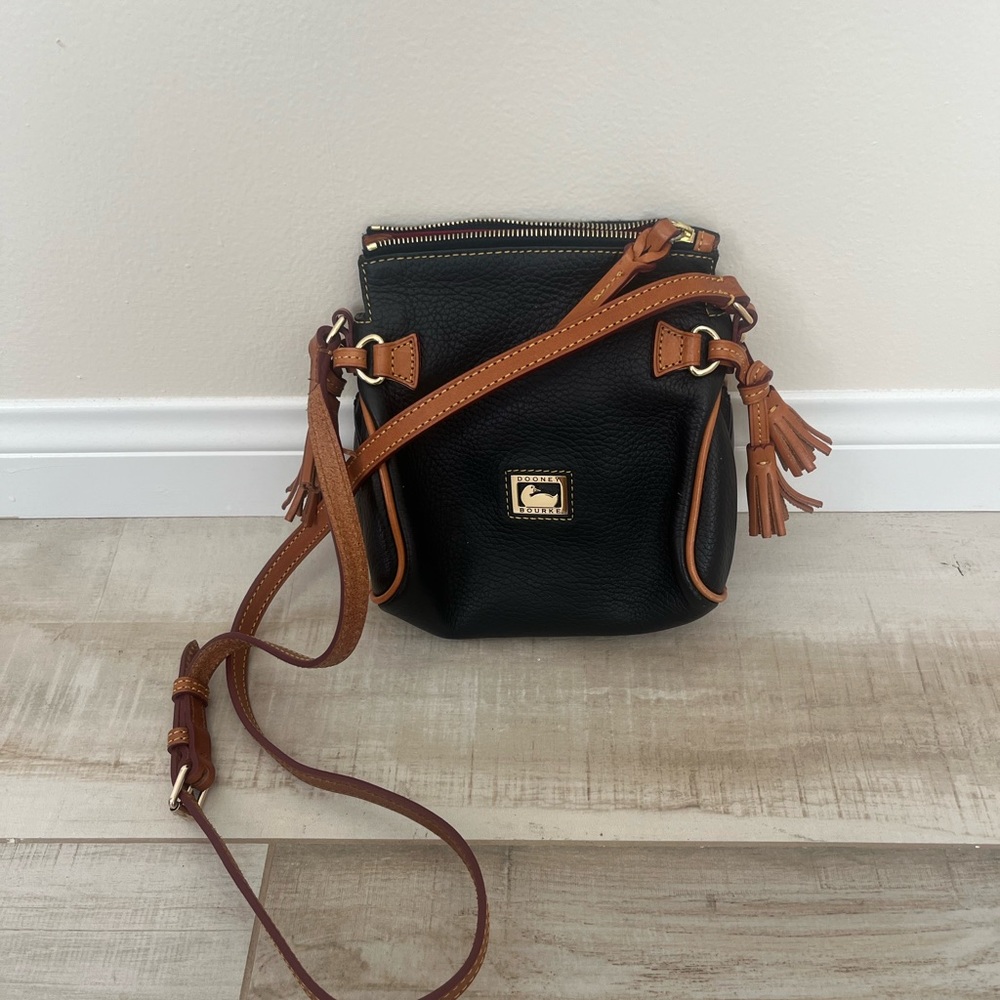 Dooney & Bourke Bag